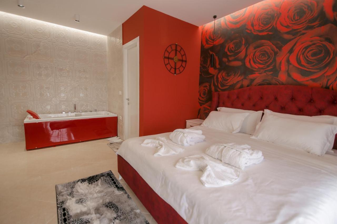 Ajilin Hotel Rooms Корча Екстер'єр фото