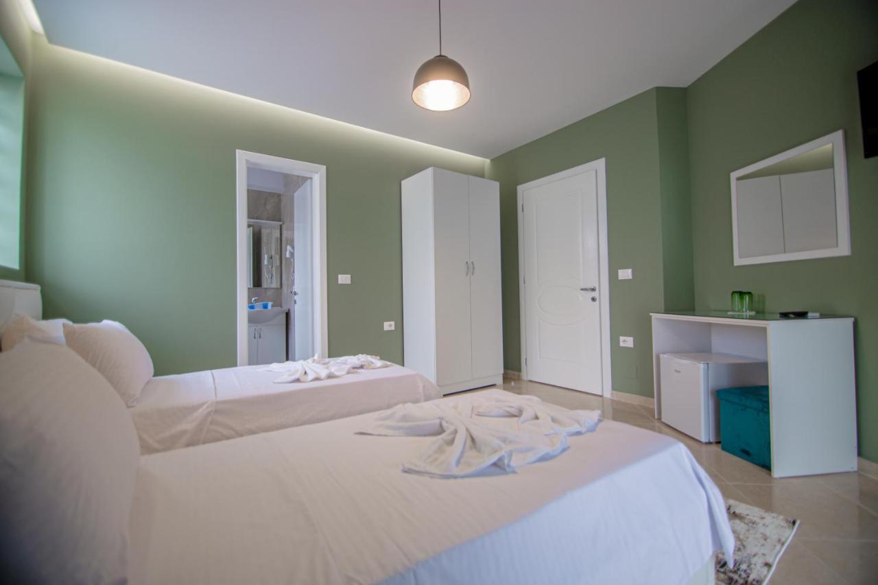 Ajilin Hotel Rooms Корча Екстер'єр фото