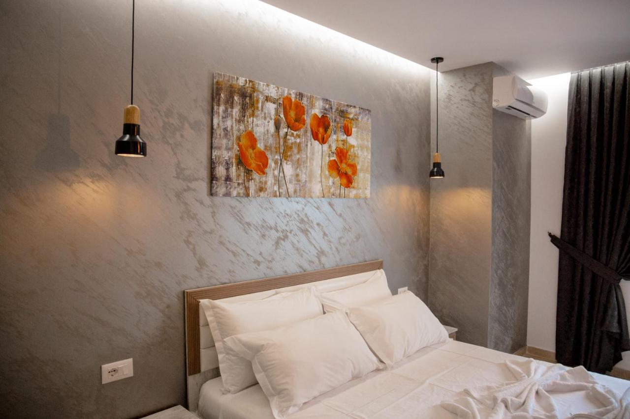 Ajilin Hotel Rooms Корча Екстер'єр фото