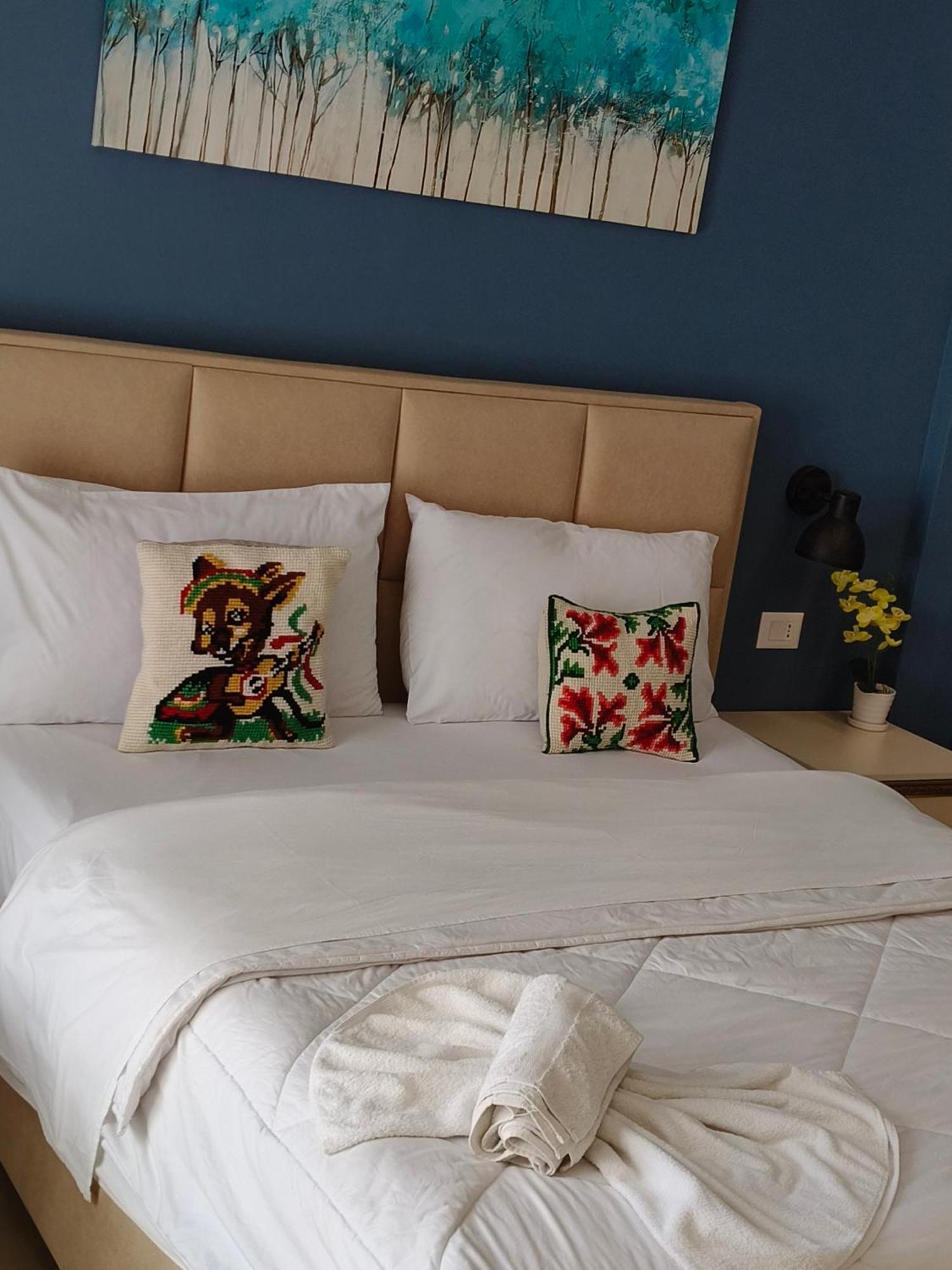 Ajilin Hotel Rooms Корча Номер фото